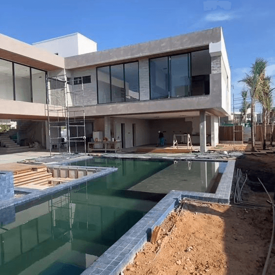 Construction d’une villa moderne avec pi